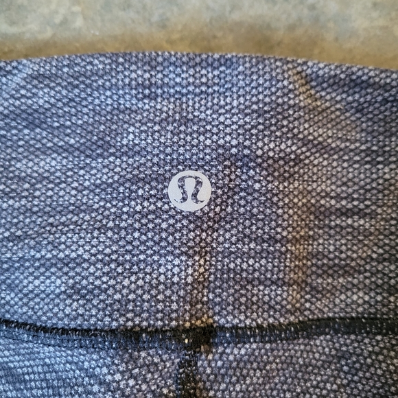 Lululemon Low Rise Leggings - Picture 3 of 4
